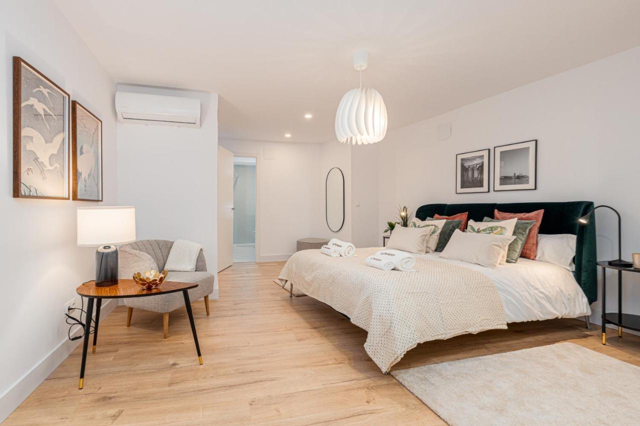 C26 Gorgeous 4 Bdrm Apartament In Plaza Uncibay Málaga Extérieur photo